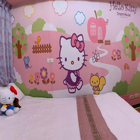 Apartament Feng Jia Kitty House Taizhong Zewnętrze zdjęcie