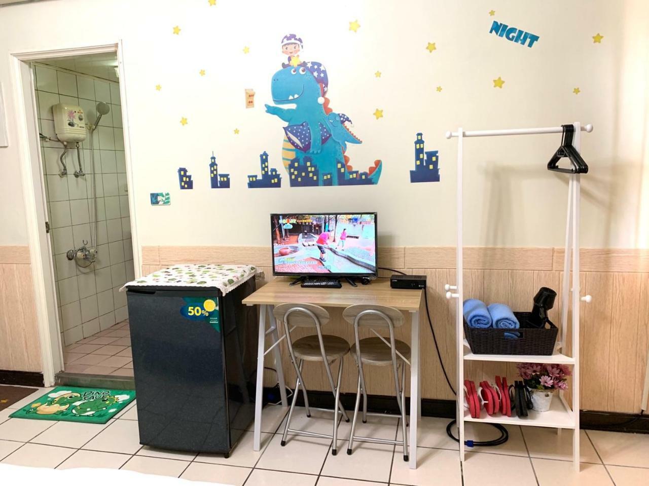 Apartament Feng Jia Kitty House Taizhong Zewnętrze zdjęcie