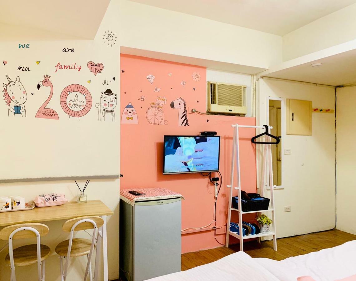 Apartament Feng Jia Kitty House Taizhong Zewnętrze zdjęcie